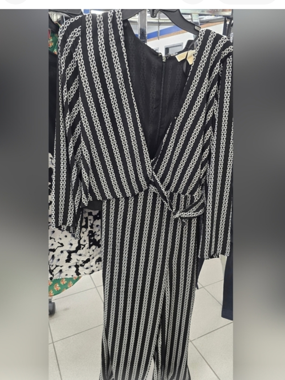 Michael Kors Chain Print Jumpsuit Fauz Wrap, Size 4 - Picture 2 of 9